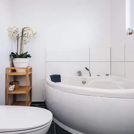 Summer House With Wellness Area בית נופש *