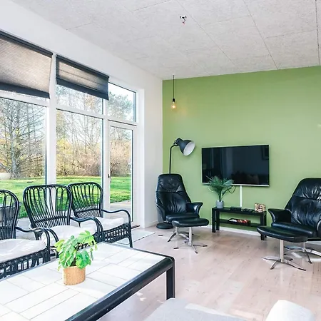 בית נופש Summer House With Wellness Area Glesborg