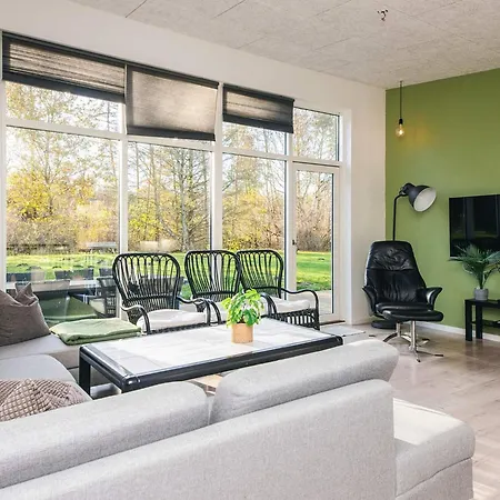 Summer House With Wellness Area Glesborg